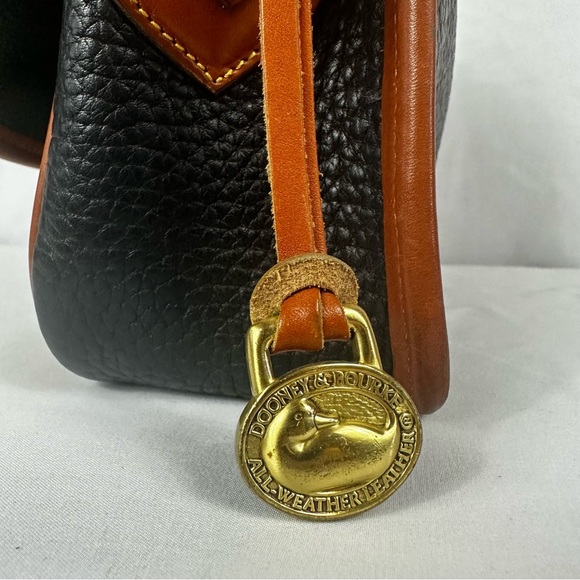 VINTAGE DOONEY AND BURKE PURSE - Picture 3 of 16